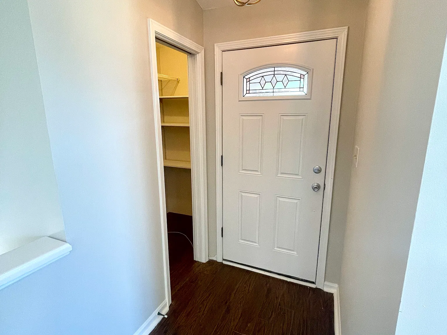 4 bed, 2.5 bath, 2500 sqft, $2,700 — Photo 3