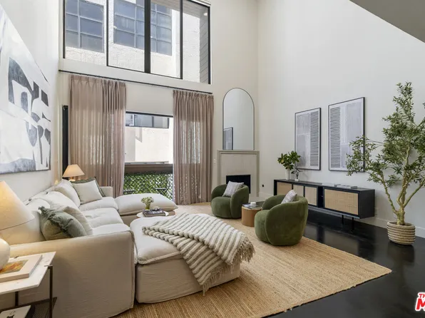 11628 Montana Ave #208, Los Angeles, CA 90049