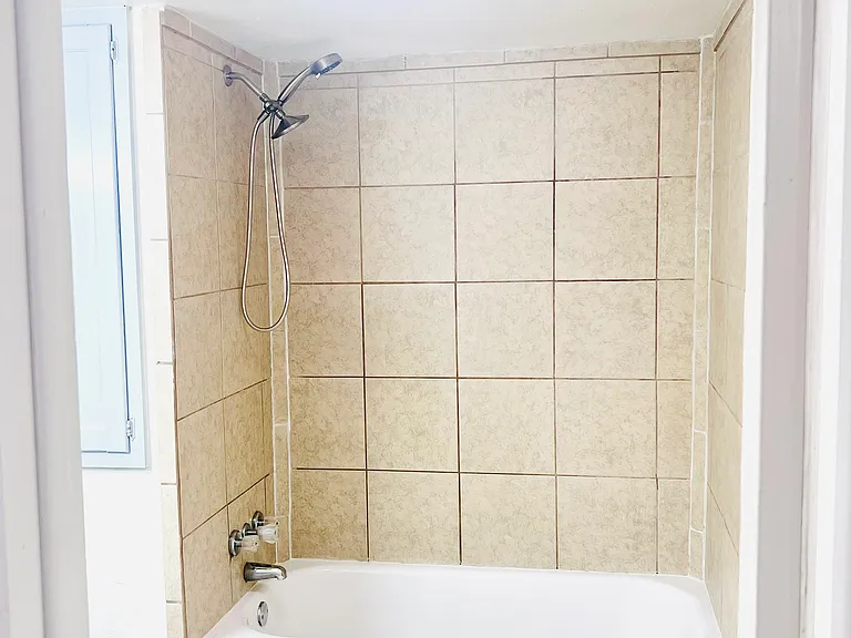 5429 Prince Dr — Photo 10