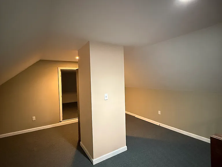 18 Pine St #1 — Photo 19
