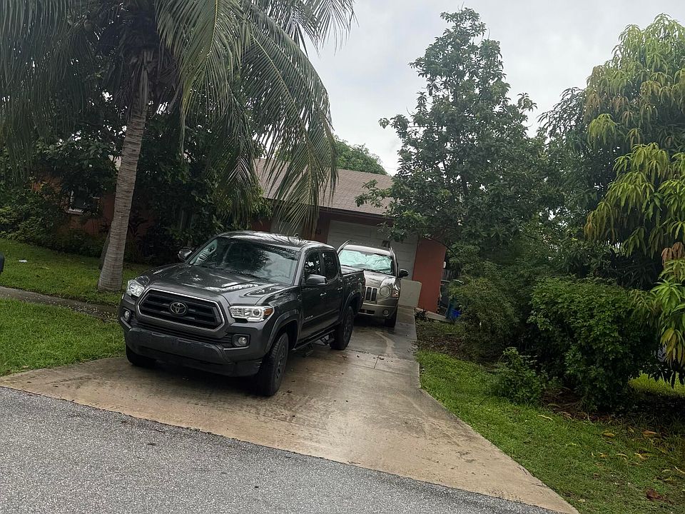 1st image of 433 SW 10TH Avenue