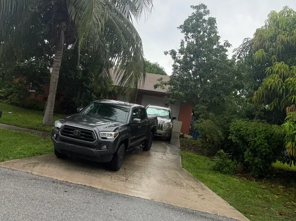 433 SW 10TH Avenue, Boynton Beach, FL 33435