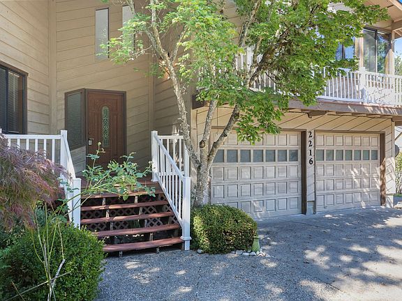 3rd image of 2216 Dublin Dr NW