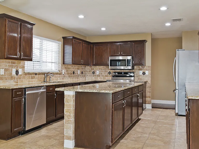 318 Kissimmee Dr — Photo 9