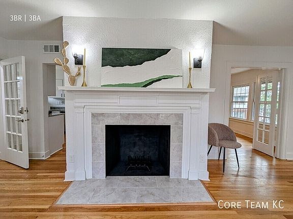 3rd image of 1120 Ward Pkwy #1124-200