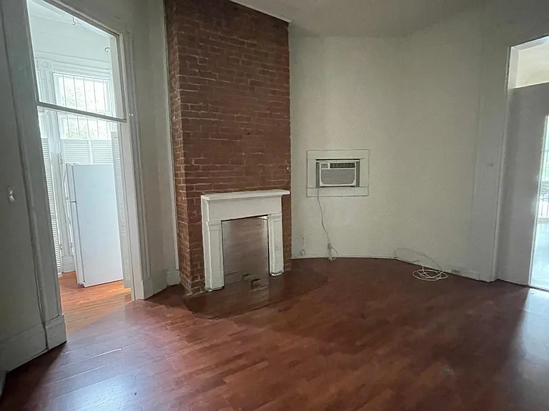 1034 S Carrollton Ave #A — Photo 3