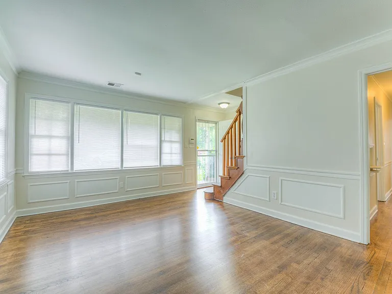 1261 W Perkins Rd — Photo 3