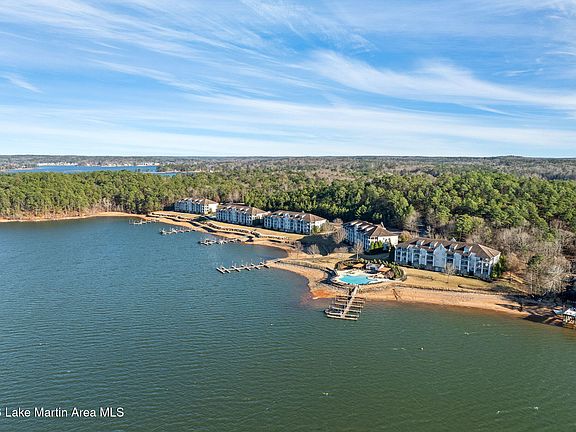 2nd image of 50 Crowne Pointe Rd