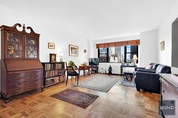 Sold by Bond New York | media 1