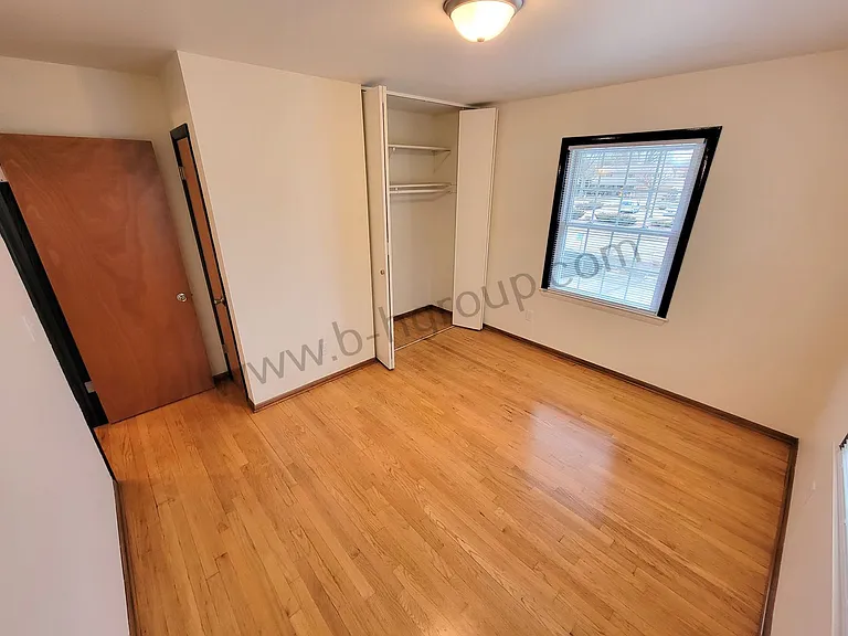 Colonial 2105 — Photo 17