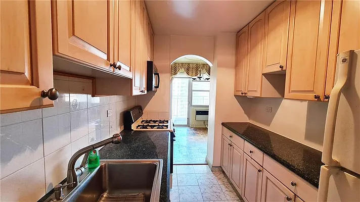 Sold by Azbel Real Estate, Inc. | media 7