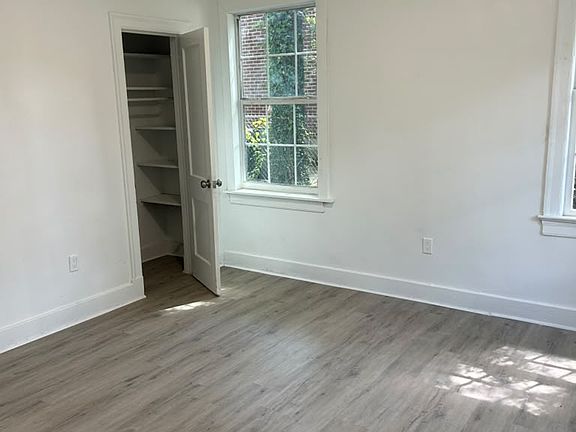 3rd image of 430 Arbor Vista Blvd