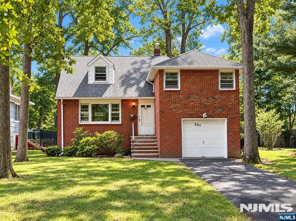 201 Davis Avenue, Hackensack, NJ 07601