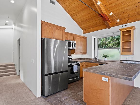 3rd image of 631 3rd St