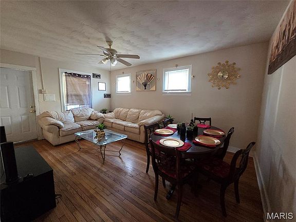 3rd image of 3528 Palace Ct