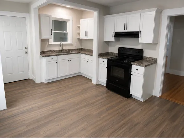 39 Dustin St Floor 1, Peabody, MA 01960
