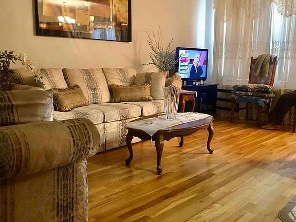 5th image of 3228 33rd St #1