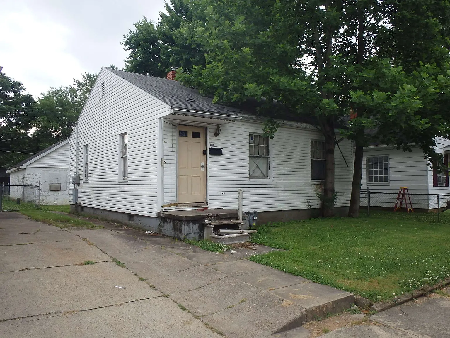 1206 Marshall Ave photo 1