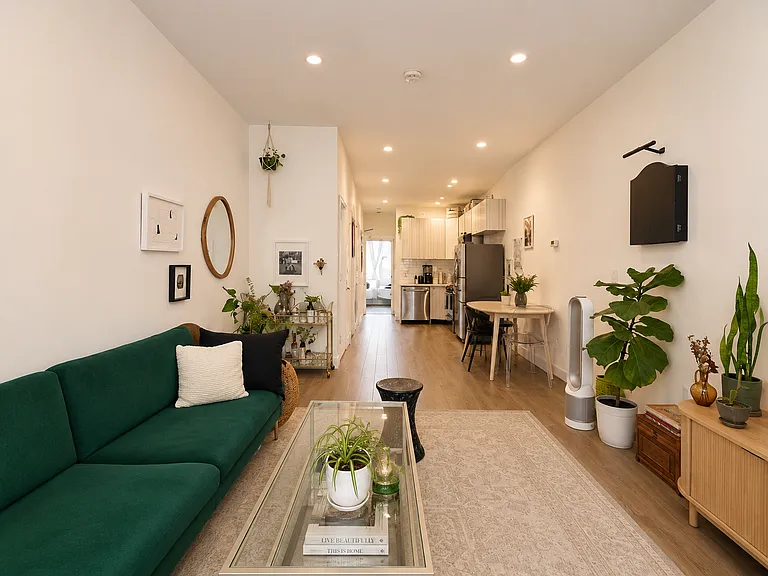 228 Suydam St #2R — Photo 2