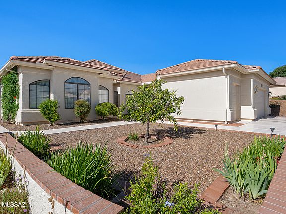 2nd image of 65818 E Rocky Path Dr