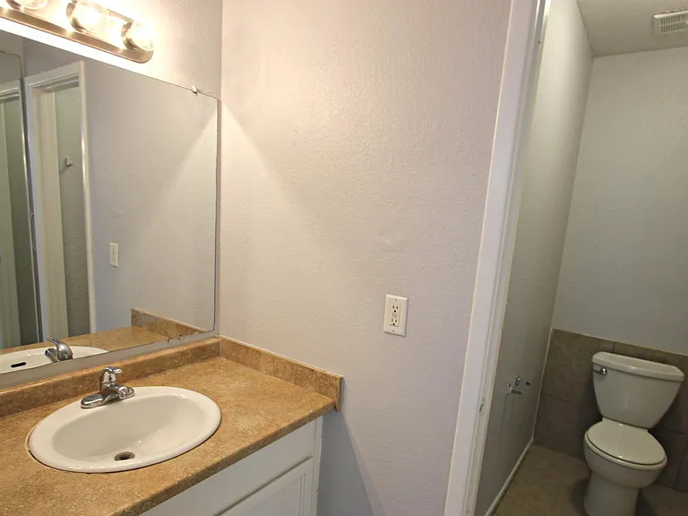 145 S Doran #4 — Photo 9