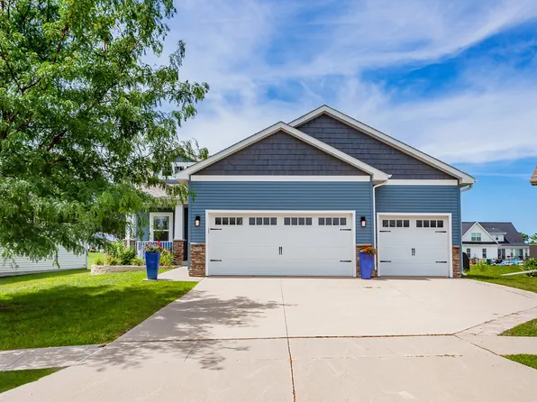 938 15th Ave SE, Altoona, IA 50009