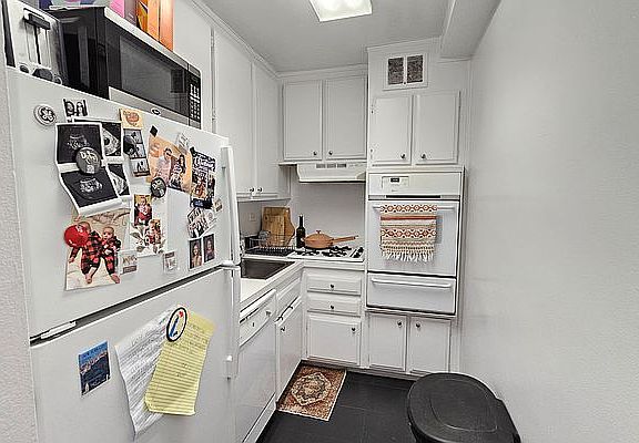 4th image of 245 E 63rd St APT 1527
