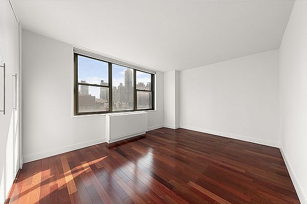 1st image of 301 E 79th St #9