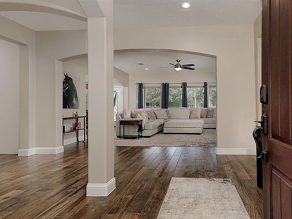 5th image of 15500 Crown Oaks Drive
