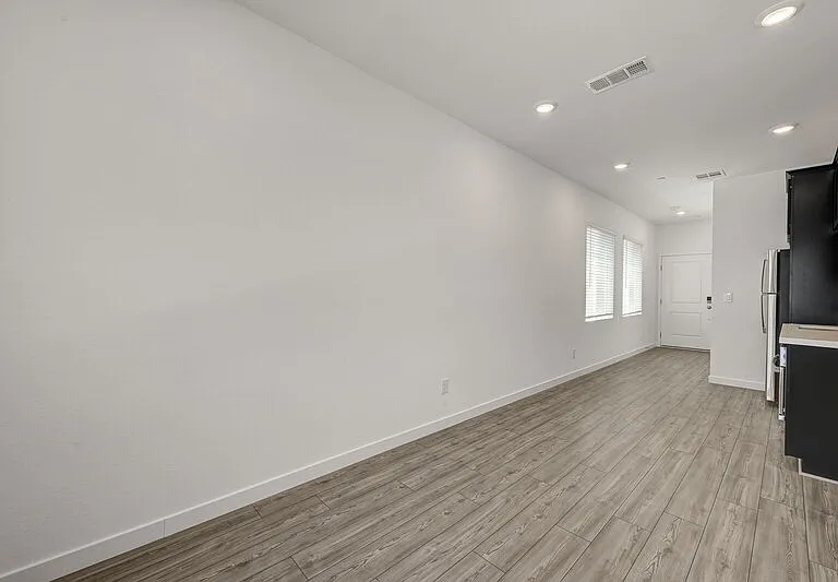 561 Preston Crest St — Photo 33