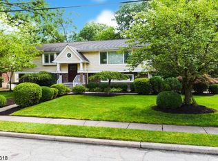 27 Hershey Rd, Wayne, NJ 07470