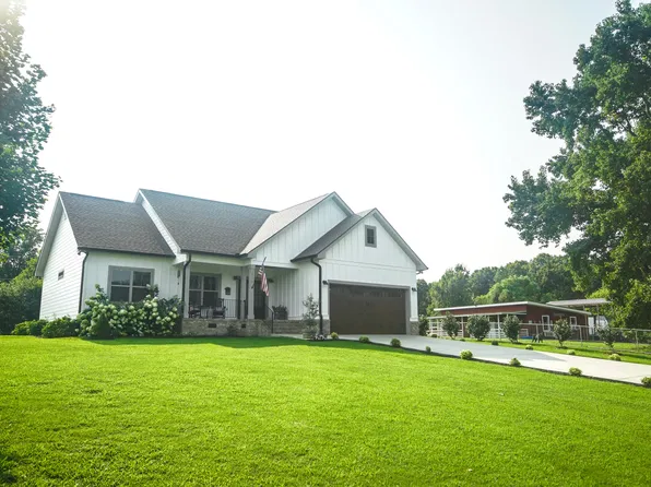 10112 Tommys Ln, Soddy Daisy, TN 37379