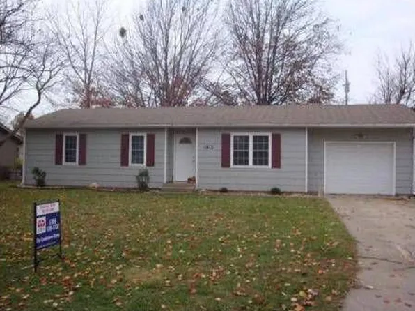 1913 Dogwood Dr, Manhattan, KS 66502