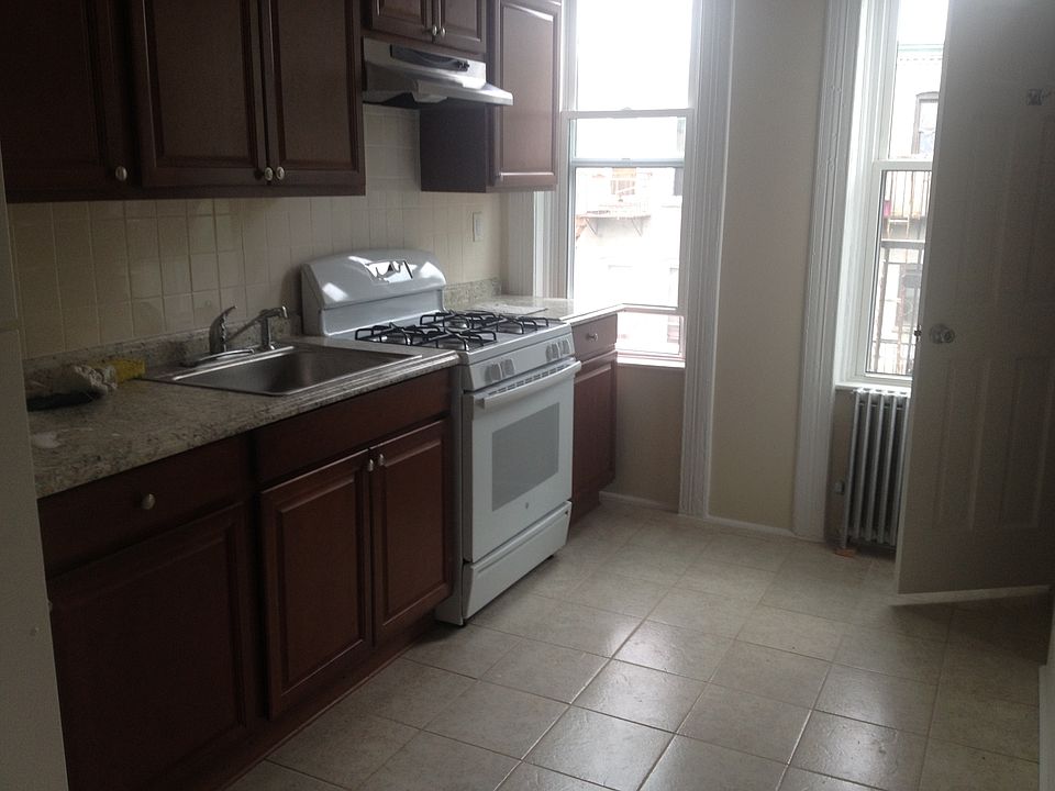 1st image of 3024 42nd St APT 3L