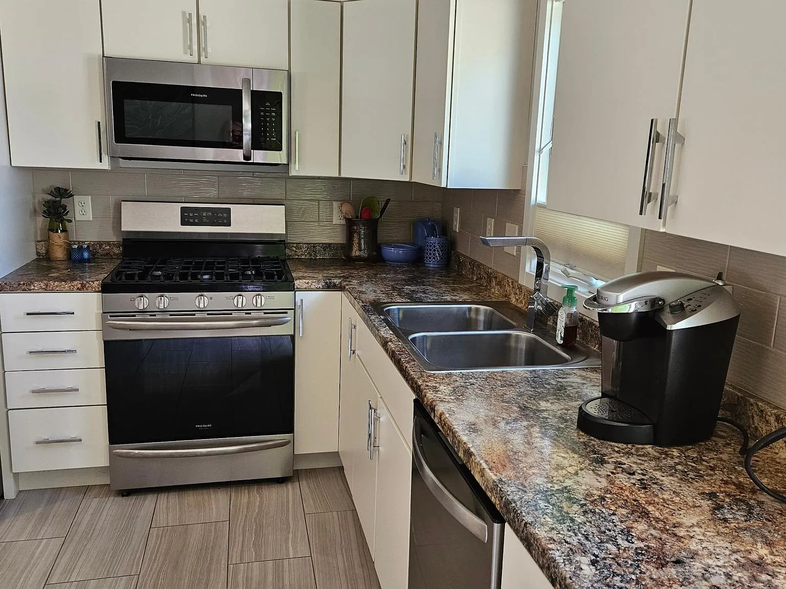 1 bed, 1240 sqft, $2,000 — Photo 2