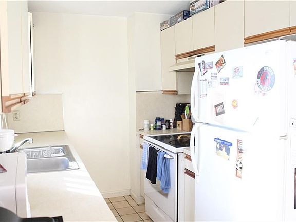 4th image of 18 Pepin St APT C9