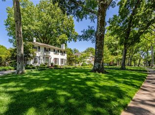 1919 Queens Rd W, Charlotte, NC 28207