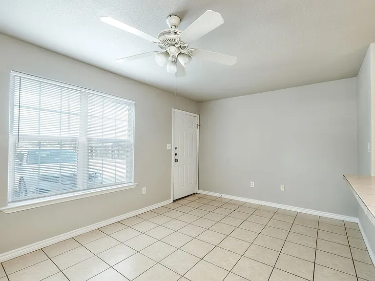 107 Castleberry Ct #C — Photo 4