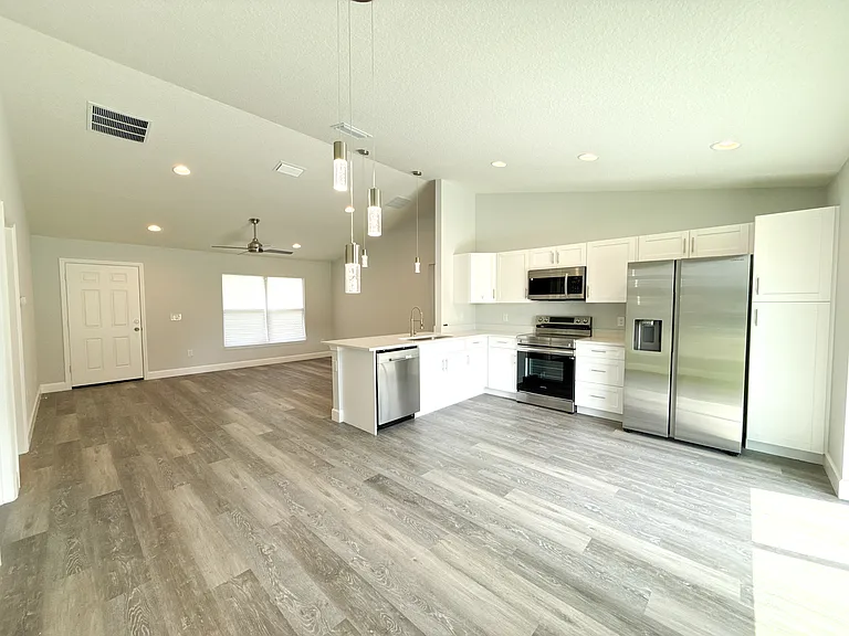 10178 SW 137th St — Photo 5