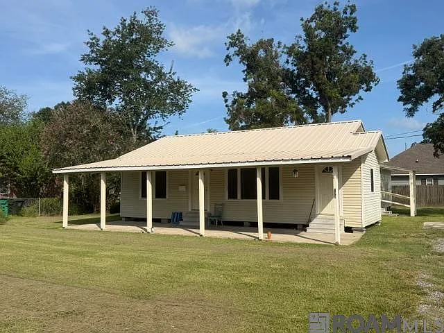 3 bed, 1640 sqft, $1,200 — Photo 1