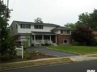 9 Essex Pl, Commack, NY 11725