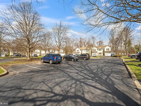 2nd image of 721 Locust Ln