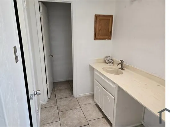 2630 Cottonwood Mnr #2630, Balch Springs, TX 75180
