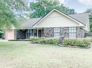 15 Martin Ct, Hinesville, GA 31313
