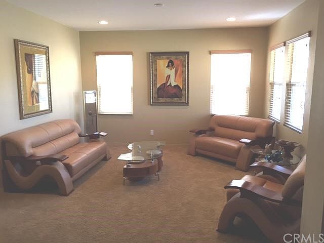 2nd image of 1517 Strawberry Dr