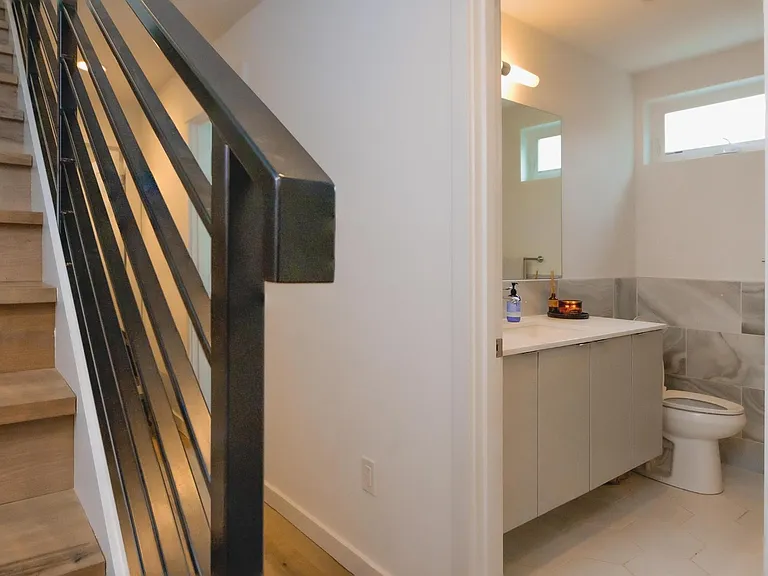 620 10th Ave E #620E — Photo 21