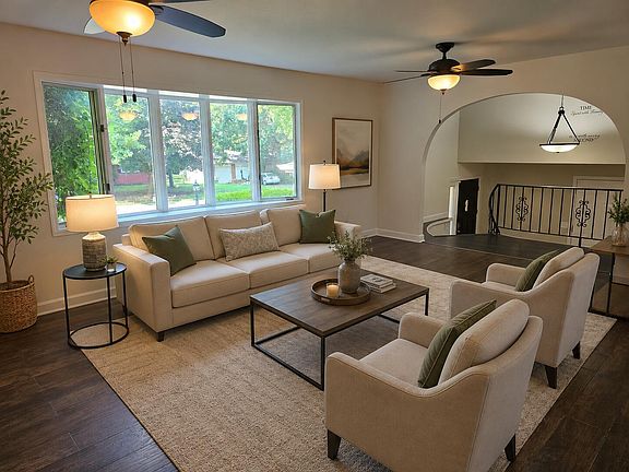 4th image of 1017 W Meadowview Lane