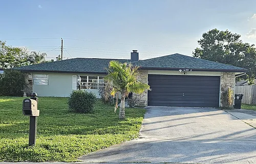 424 SE Skipper Ln Photo 1