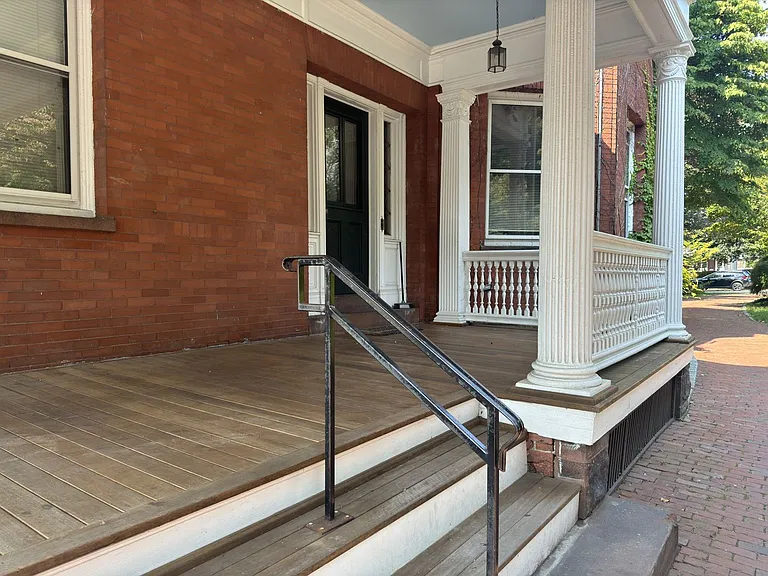 214 Olney St — Photo 1
