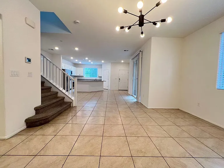 1347 Graphite Ave — Photo 5